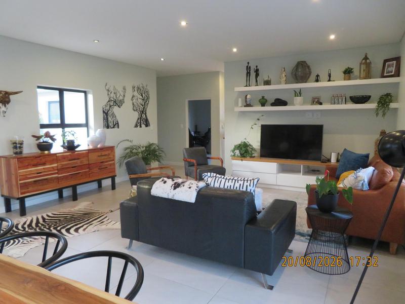 To Let 5 Bedroom Property for Rent in Zevendal Western Cape